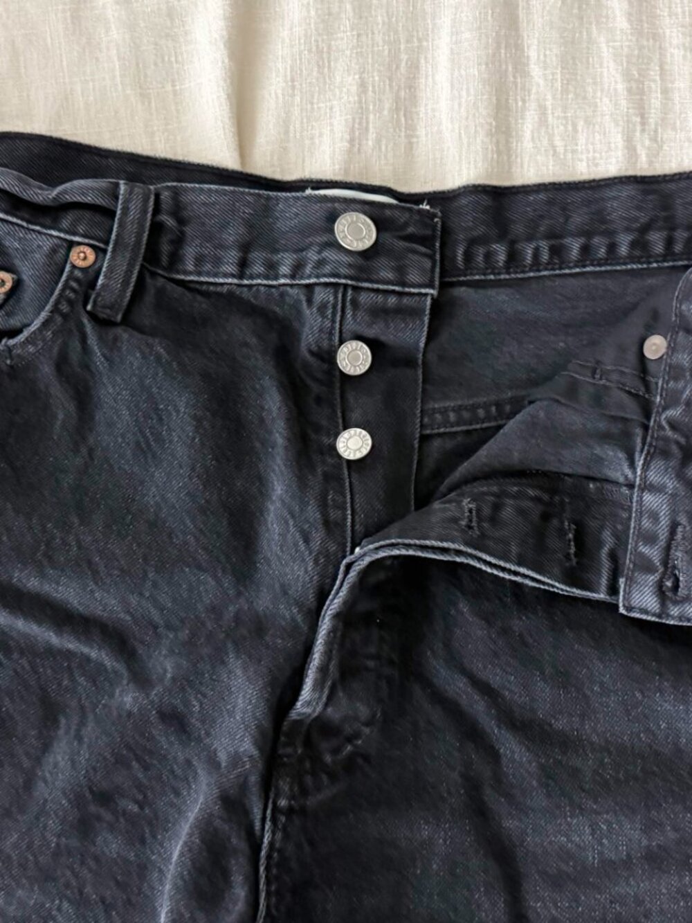 AGOLDE Indra Hip Slung Baggy Denim Shorts - Picture 4 of 6